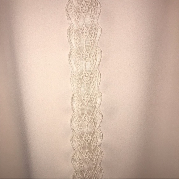 ASTR Cream Lace Boho Scoop Mini Baby Doll
Shift Dress - Picture 5 of 10